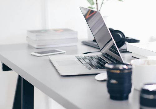 christopher-gower-vjMgqUkS8q8-unsplash