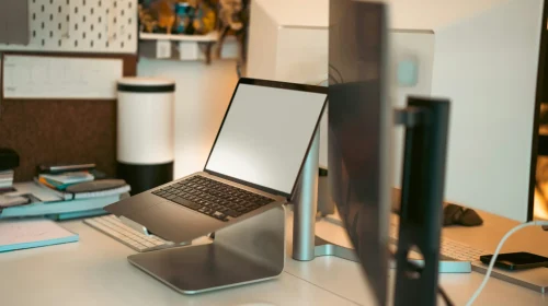 jakub-zerdzicki-eWoOL5g4QuY-unsplash